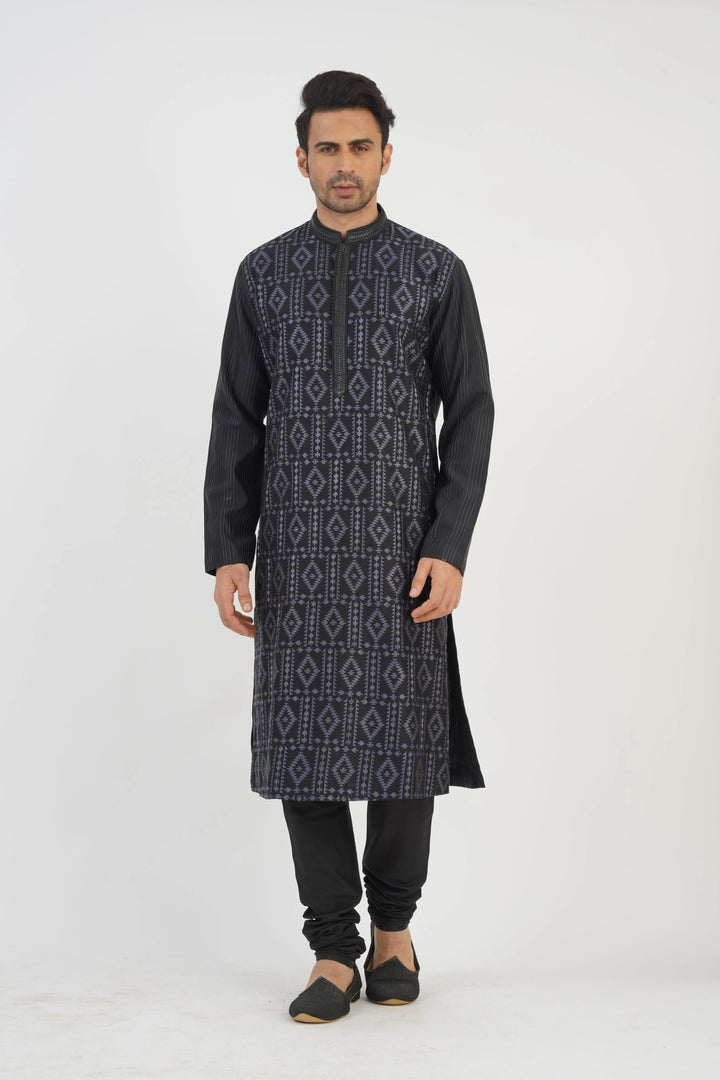 Black Embroidered Kurta