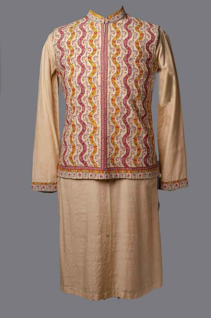 Men’s Beige Moonga Silk Kurta & Bundi Set with Machine Embroidery