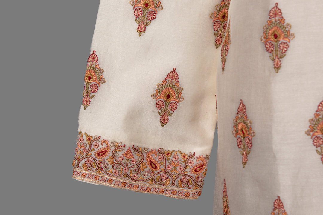 Off-White Chanderi Kurta Set with Kashmiri Booti