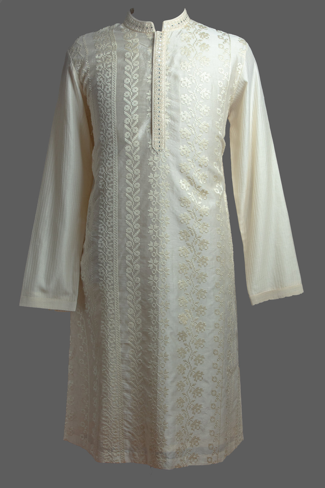 Off-White Chanderi Kurta Set with Machine Embroidery