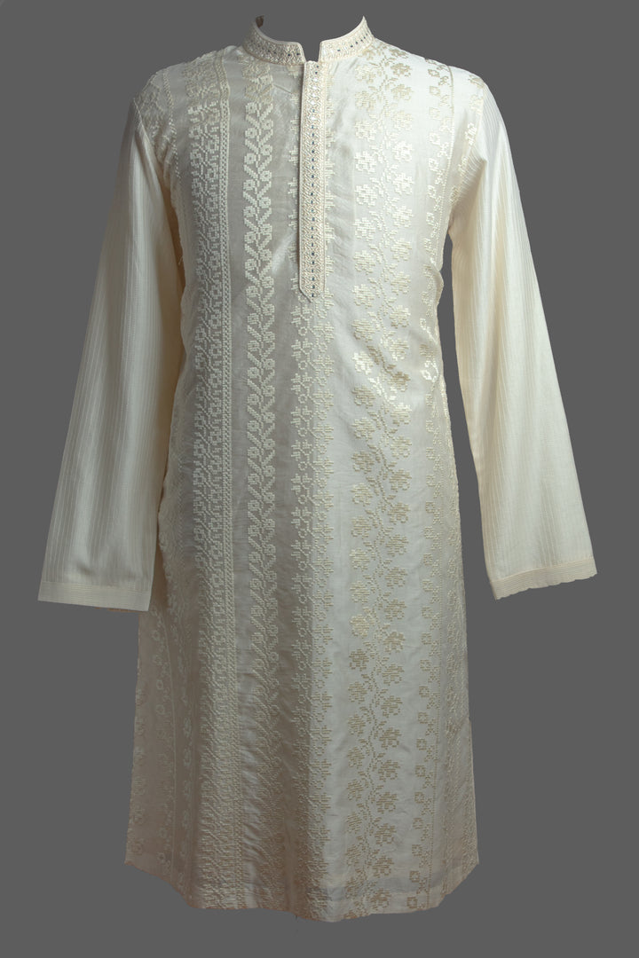 Off-White Chanderi Kurta Set with Machine Embroidery