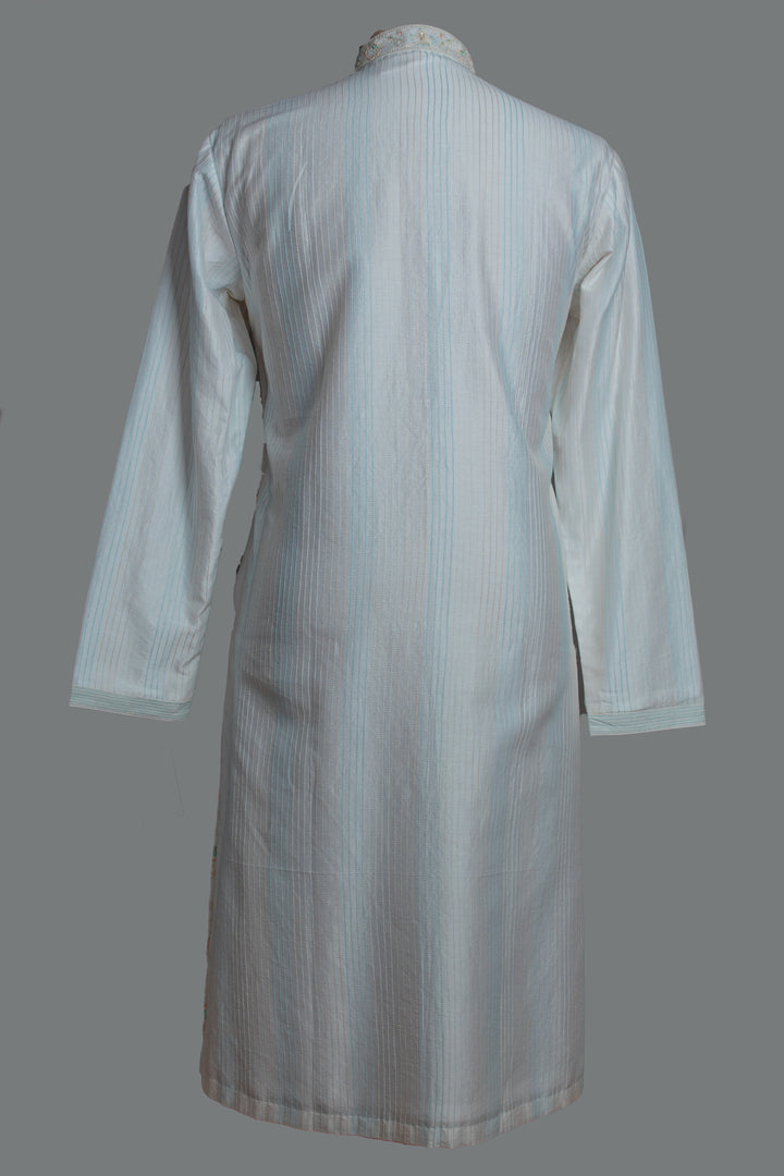 Off-White Chanderi Kurta Set with Aari & Hand Embroidery