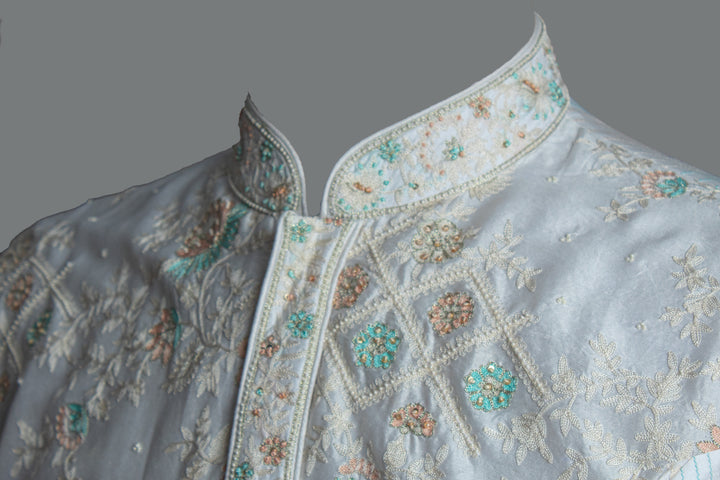 Off-White Chanderi Kurta Set with Aari & Hand Embroidery