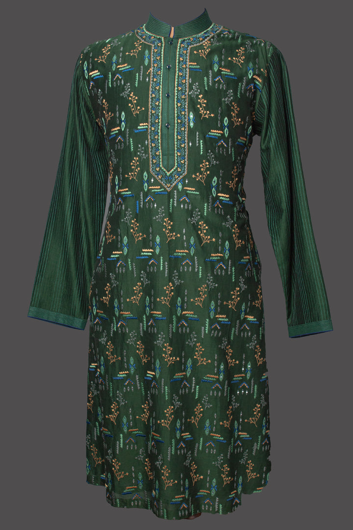Green Chanderi Kurta Set with Mirror Work & Machine Embroidery