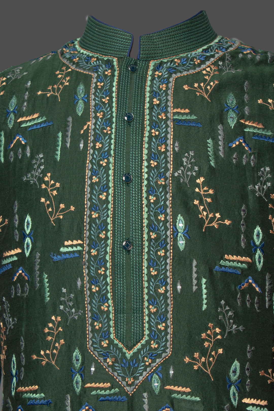 Green Chanderi Kurta Set with Mirror Work & Machine Embroidery