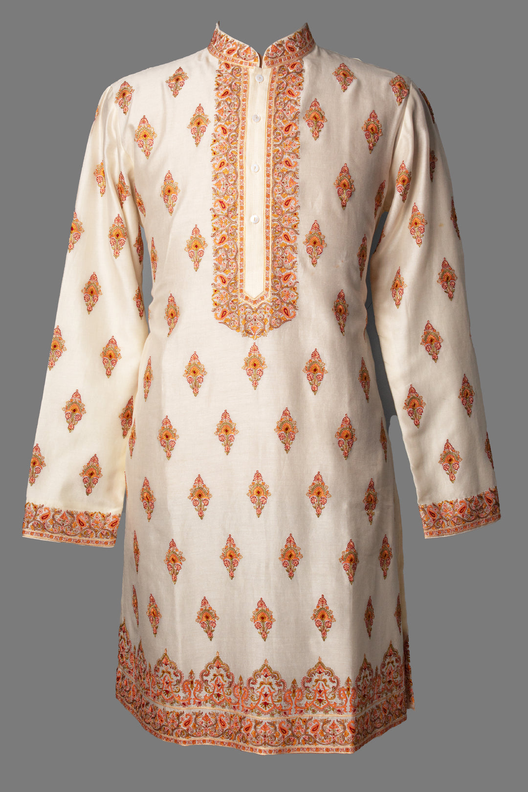 Off‑White Chanderi Kurta Set with Kashmiri Booti Embroidery ,front
